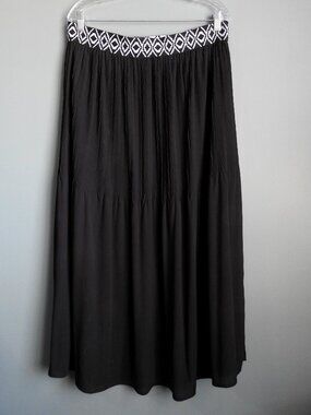 2/$15 New Directions Black Flowy Skirt w/Abstract Design Waist, Size Large
